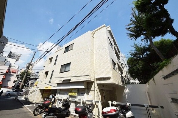 ベルファン西麻布の物件外観写真